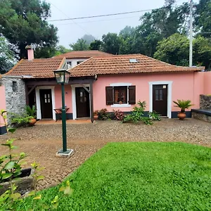 Casa Rosa Vakantiehuis Camacha (Madeira)